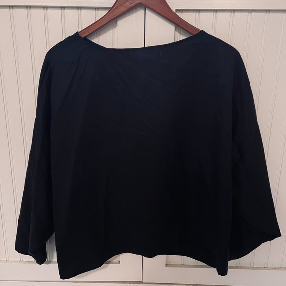 Hackwith Design House Cropped Pullover - Picture 4 of 5